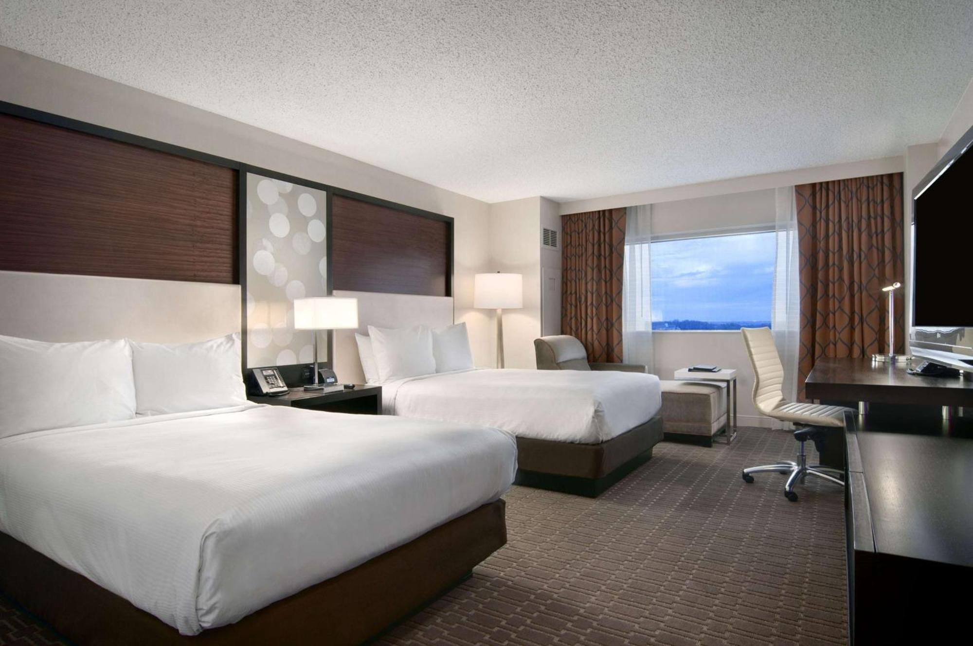Hilton Atlanta Airport 4*