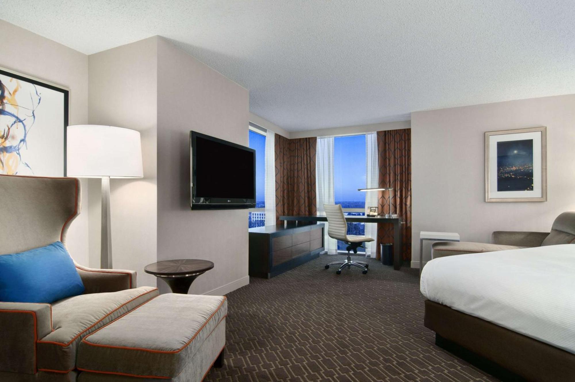 Hilton Atlanta Airport Hotel 4*