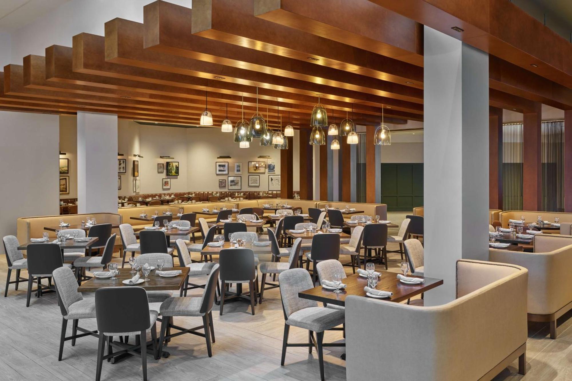 Hilton Atlanta Airport 4*
